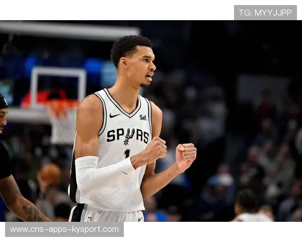 文班亚马盖帽惊艳,马刺防守锋芒毕露 文班亚马盖帽惊艳,马刺防守锋芒毕露